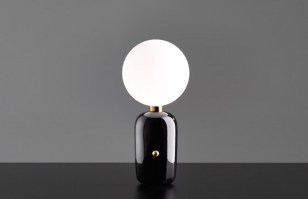 ABalls_M_PE table lamp in black