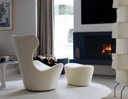 Grande Papilio swivel armchair